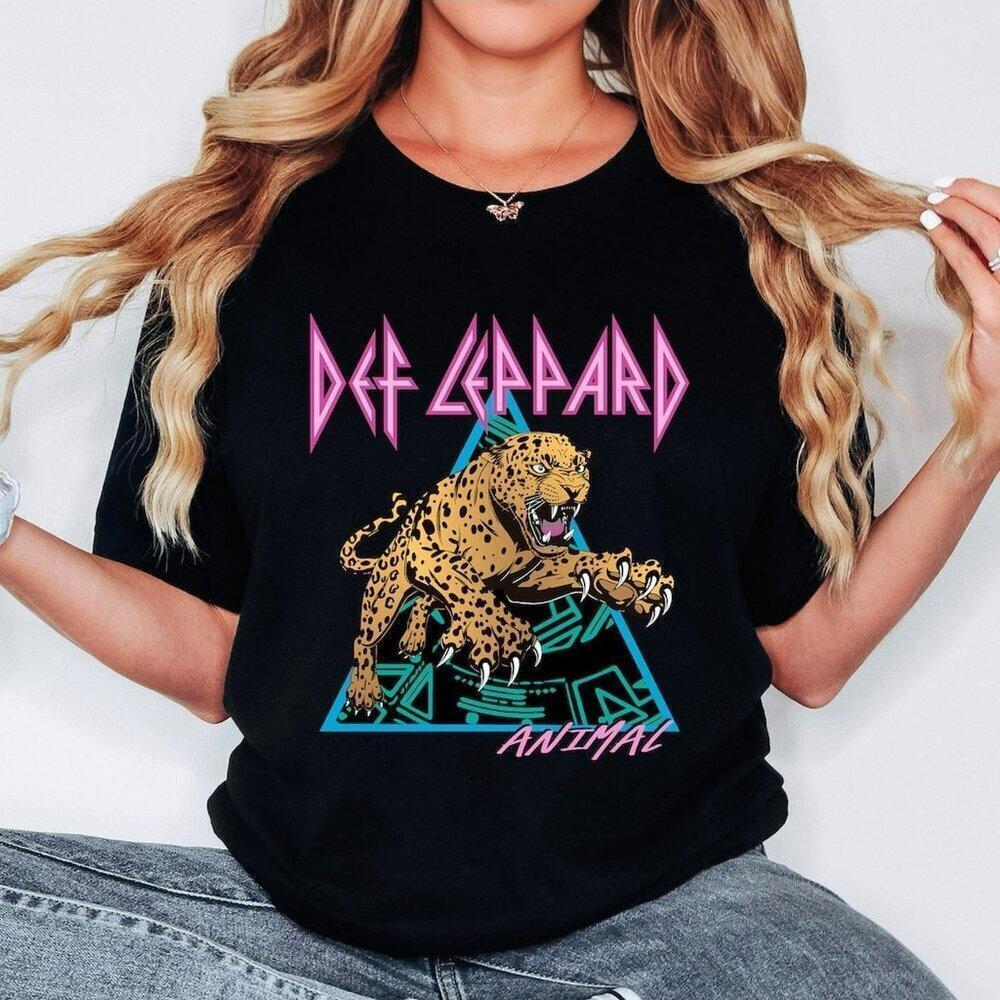 Def Leppard Rock Band Music Fan Gift Shirt Concert Tour Graphic T-Shirt
